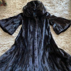 Luxurious Custom Canadian female full pelt Full length swing coat see sizing